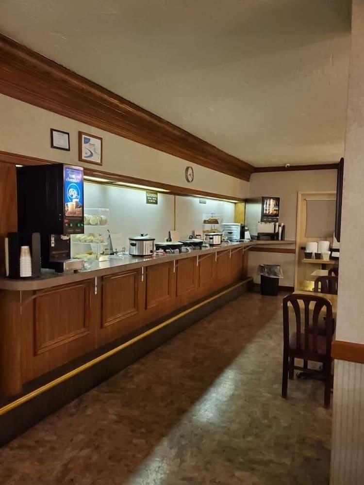 Inn 1863 Of 3*